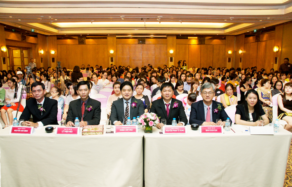 Bác sĩ Choi chuyên gia mắt hàng đầu Hàn Quốc