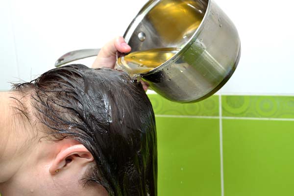 Bí quyết dưỡng tóc "không tưởng" từ lá ổi