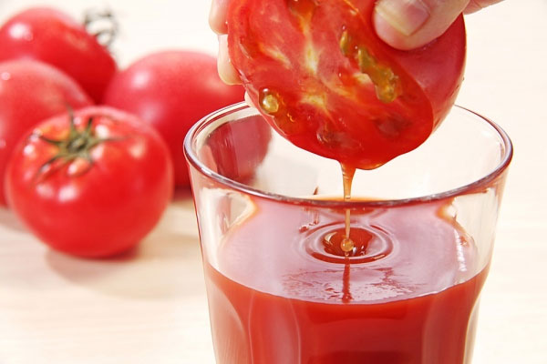 Khám phá bí quyết làm đẹp từ quả cà chua Khám phá bí quyết làm đẹp từ quả cà chua