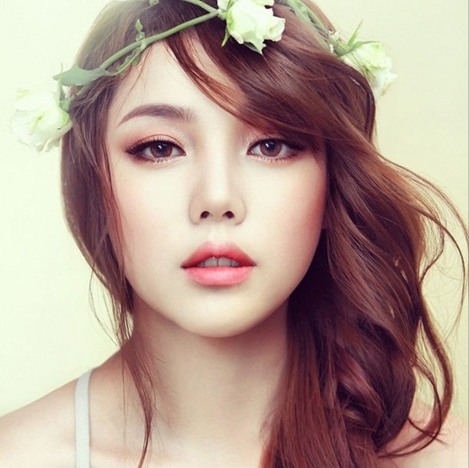 Thẩm mỹ bấm mí mắt