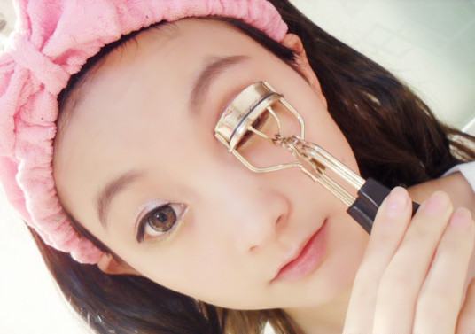 Bấm mi Oriflame
