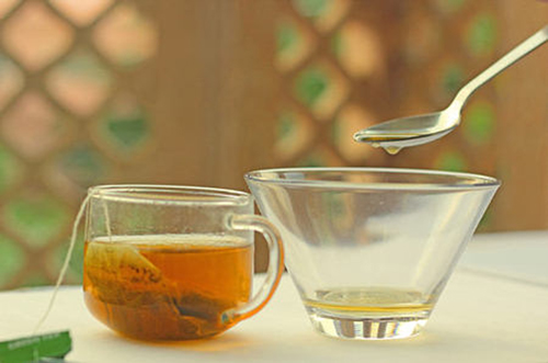 Công thức trị mụn trứng cá từ giấm táo