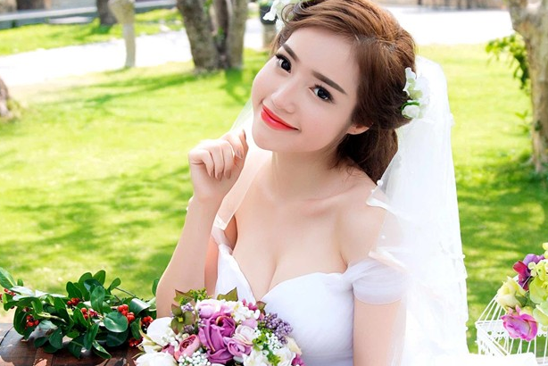 Elly Trần thẩm mỹ mắt