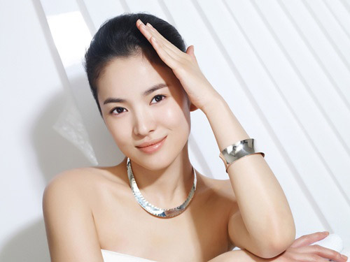 Phẫu thuật căng da mặt nội soi Phẫu thuật căng da mặt nội soi