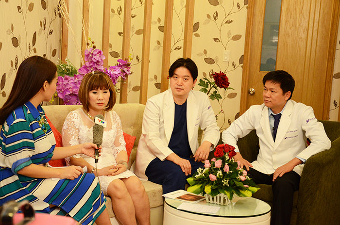 theo-chan-bac-si-tham-my-mat-hang-dau-han-quoc-hong-lim-choi-tai-viet-nam-16