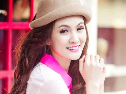 Kelly độn cằm ở đâu