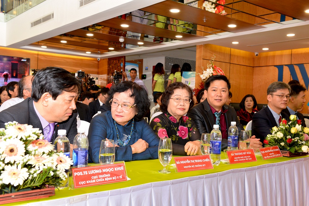 TS. BS. Man Koon Suh (TGĐ Bệnh viện Thẩm mỹ JW toàn cầu) Bệnh viện thẩm mỹ Hàn Quốc đường Tôn Thất Tùng
