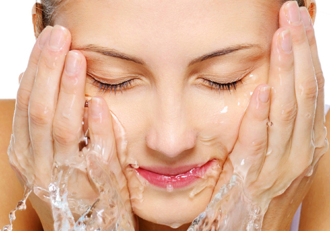 Cách chăm sóc da mặt sau khi lăn kim