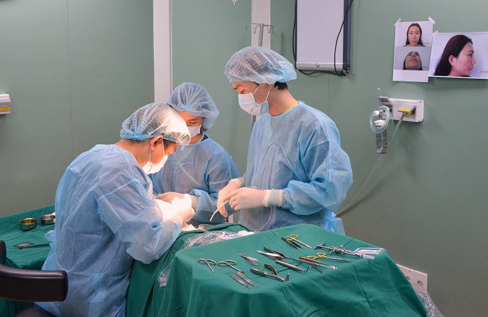 Vẹo trụ vách ngăn mũi sau 5 lần phẫu thuật hỏng Vẹo trụ vách ngăn mũi sau 5 lần phẫu thuật hỏng