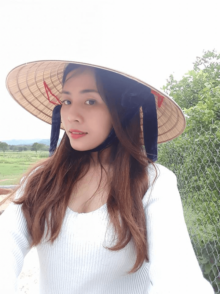 Hình ảnh chị Đinh Thị Trà tự tin Selfie sau Phẫu thuật hàm hô