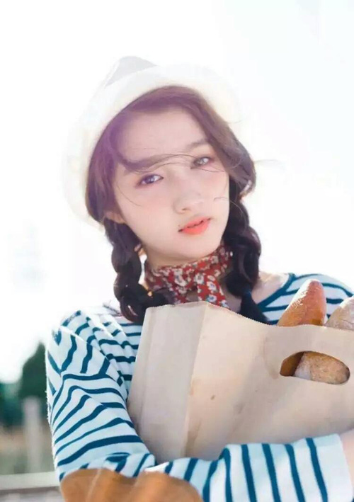 Quan Hiểu Đồng nâng mũi