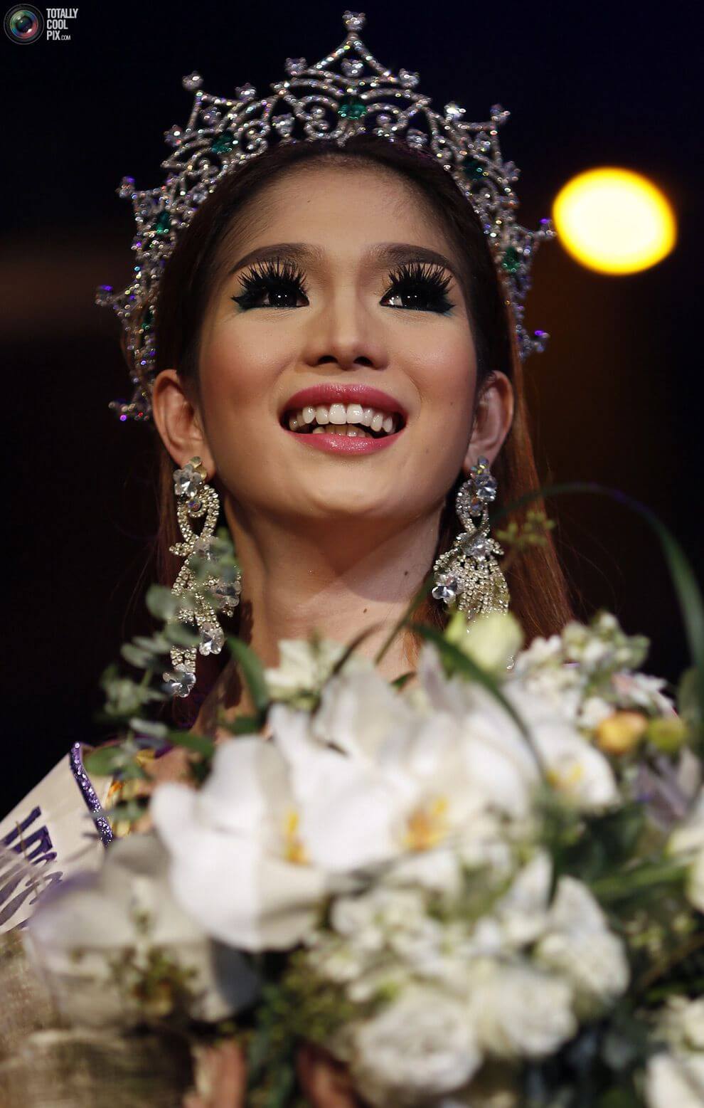 diem-danh-13-guong-mat-hoa-hau-chuyen-gioi-quoc-te-qua-cac-thoi-ki-6