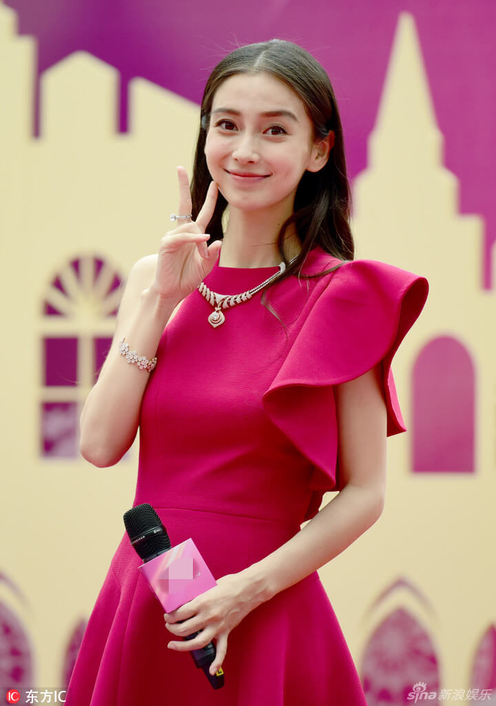 Hành trình nhan sắc "không phẫu thuật thẩm mỹ" của Angela Baby