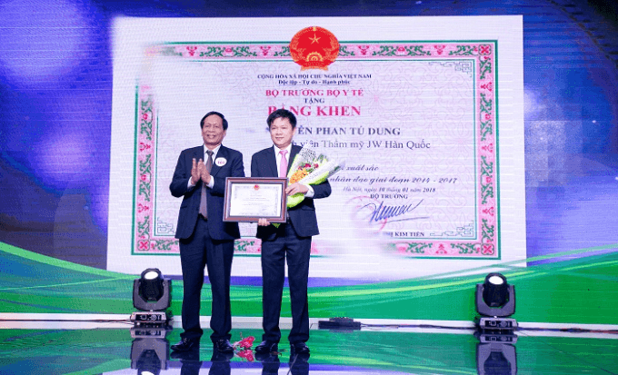 Bệnh viện Thẩm mỹ JW Hàn Quốc ủng hộ 150 triệu đồng cho quỹ từ thiện TP.HCM - hình 2