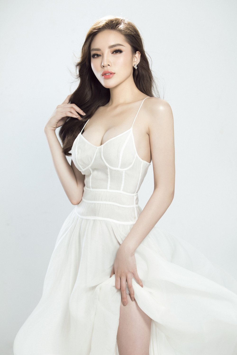 Top 10 mỹ nhân có vòng eo nhỏ nhất Việt Nam - Kỳ Duyên
