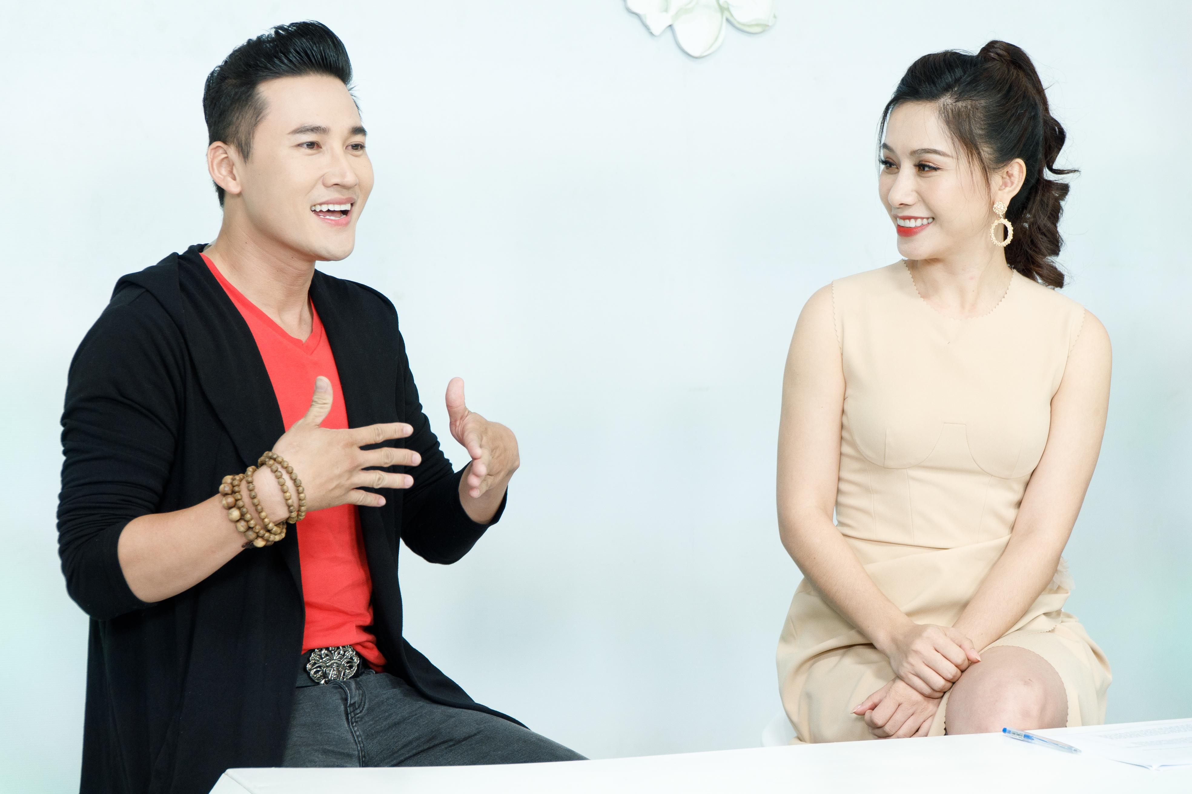 vuot-ngan-cay-so-thay-giao-viet-kieu-my-u40-ve-viet-nam-tut-nhan-sac-8