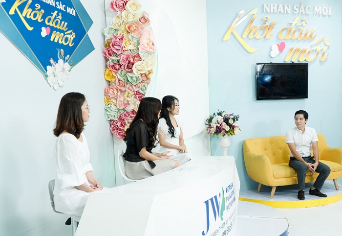 giam-doc-nieng-rang-o-tuoi-29-va-cai-ket-dep-tua-soai-ca-4