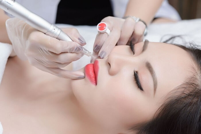 Màu hồng cam được xem là màu sắc thời thượng 2020