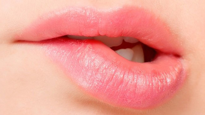 Phun môi có đau không? Những thắc mắc thường gặp sau thẩm mỹ_5