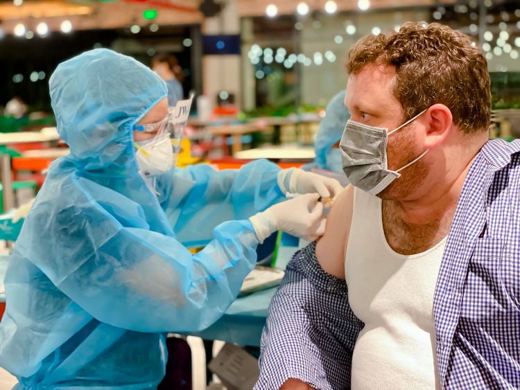 tiêm vaccine