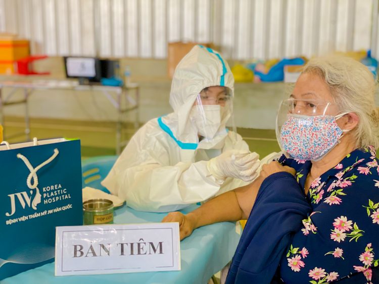 tiem-vaccine-covid-19