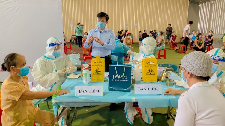 tiem-vaccine-covid-19