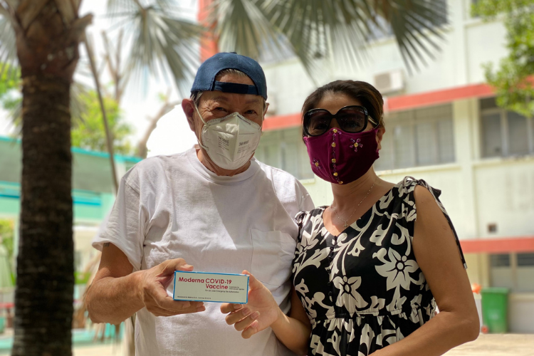 tiêm vaccine 9