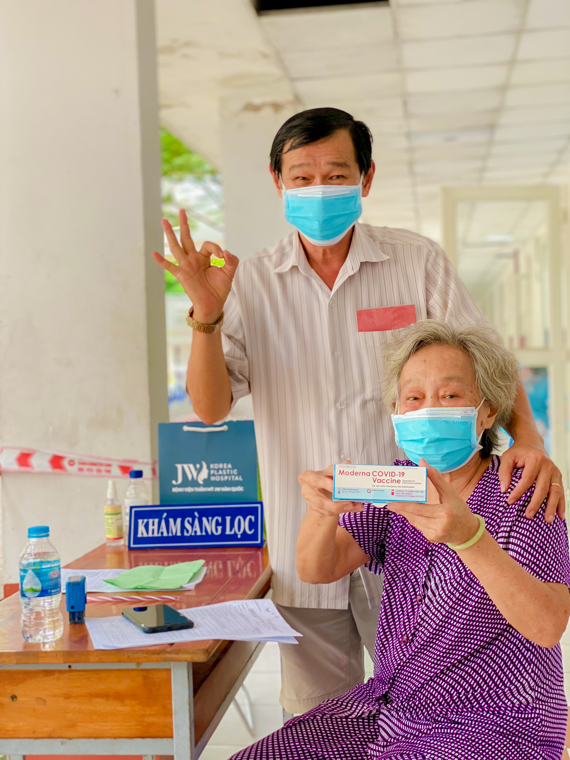 tiêm vaccine