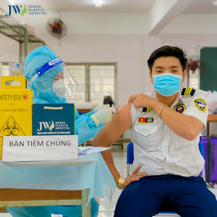 tiêm vaccine mũi 2