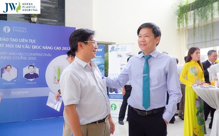 bac si tu dung hoi thao 2022
