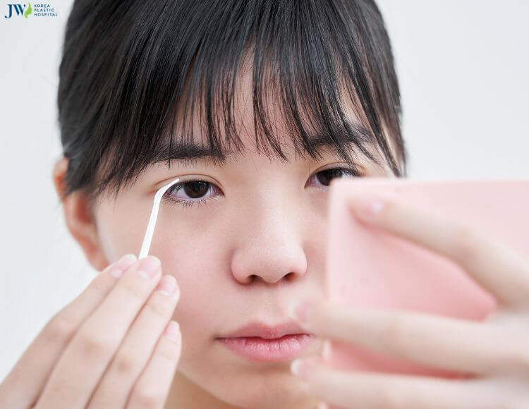 Làm thế nào để mắt mí lót trở thành hai mí?