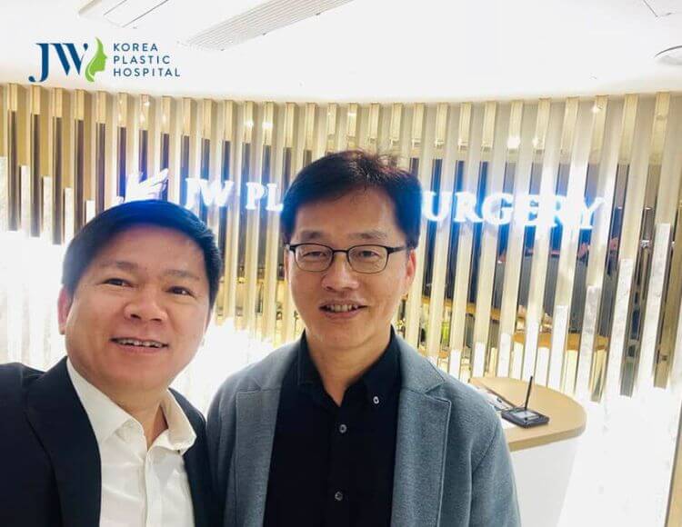 Bác sĩ Tú Dung tại Hội Nghị Tạo Hình Thẩm mỹ PRS Hàn Quốc 2022 4