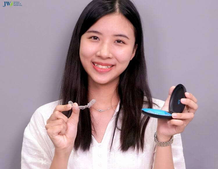 Khay niềng trong suốt AI