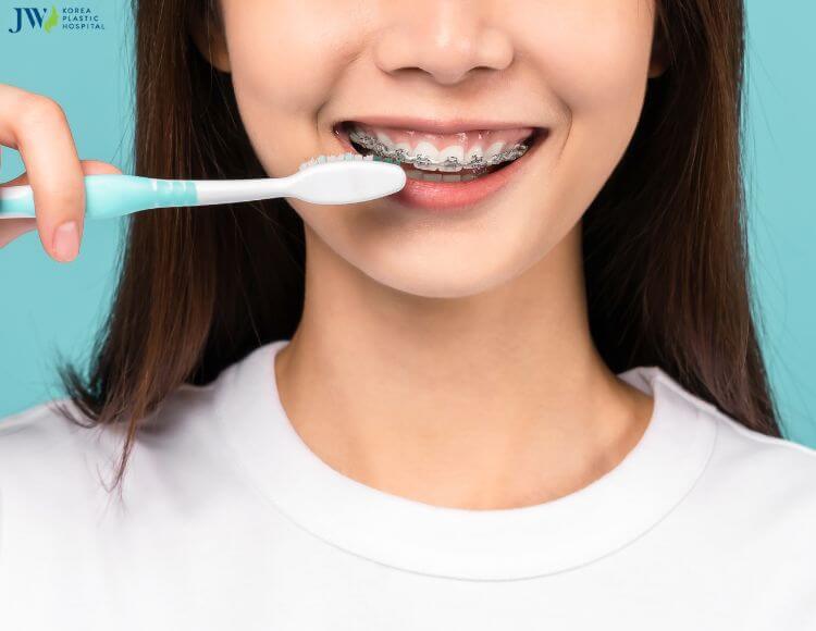 Đánh răng sau mỗi bữa ăn
