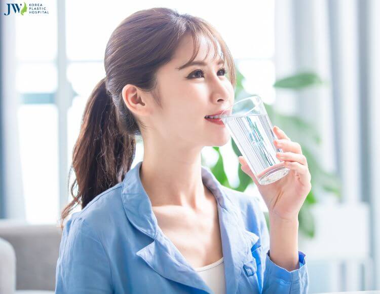 Uống nhiều nước