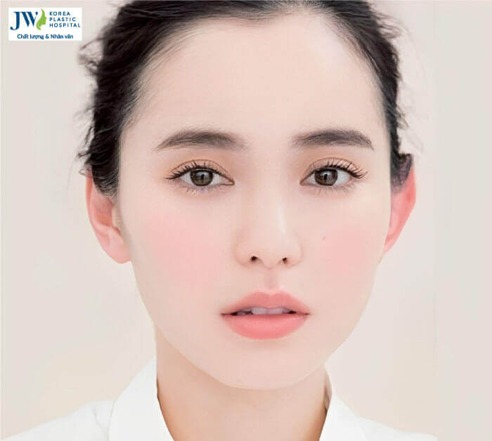phụ nữ mặt tròn