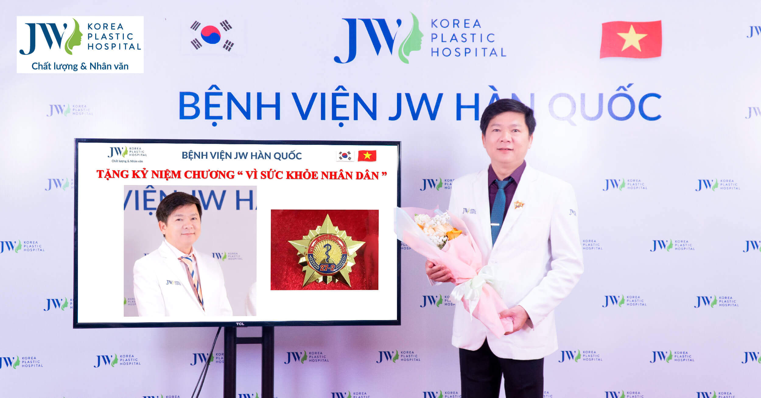Bác sĩ Tú Dung