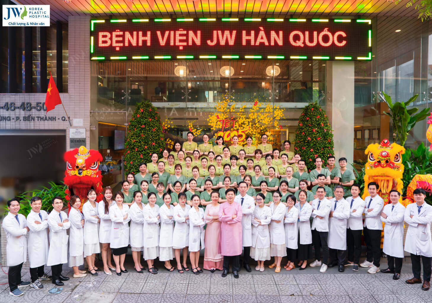 doi ngu nhan vien benh vien jw 1
