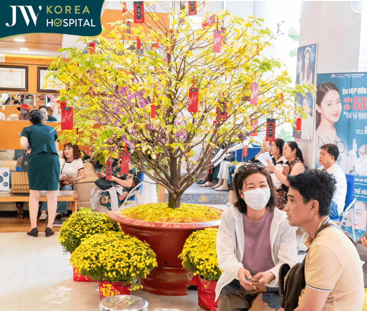 Không khí trong ngày khai xuân lì xì