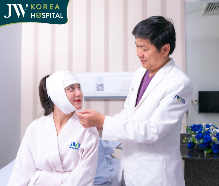 Khách hàng được chăm sóc sát sao sau phẫu thuật tại bệnh viện JW